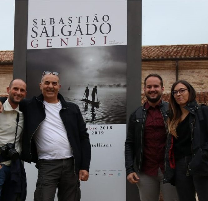 Entrata della mostra di Salgado ad Ancona